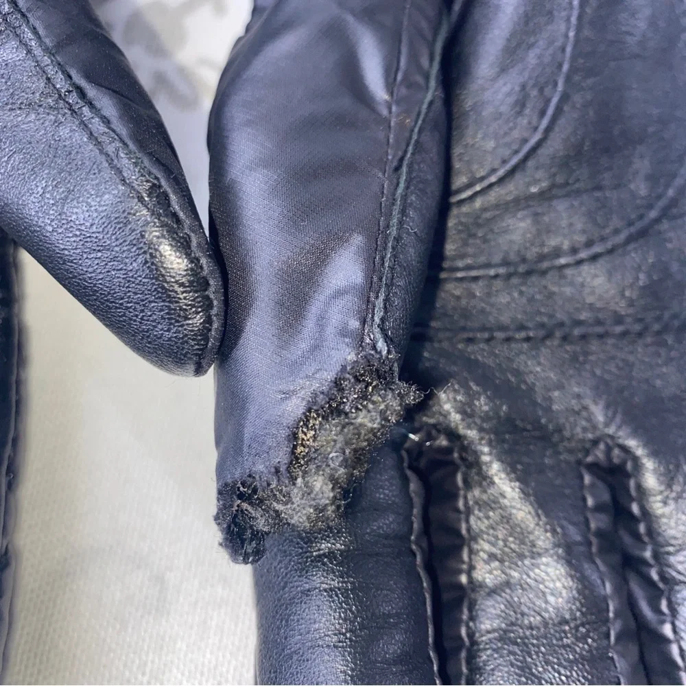 UGG All‎ Weather Touchscreen Compatible Quilted Performance Gloves S/M Black